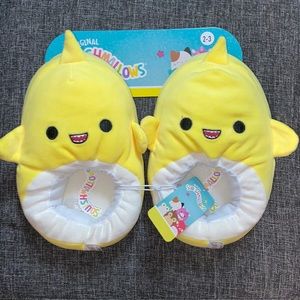 Squishmallow Chandler The Shark Slippers